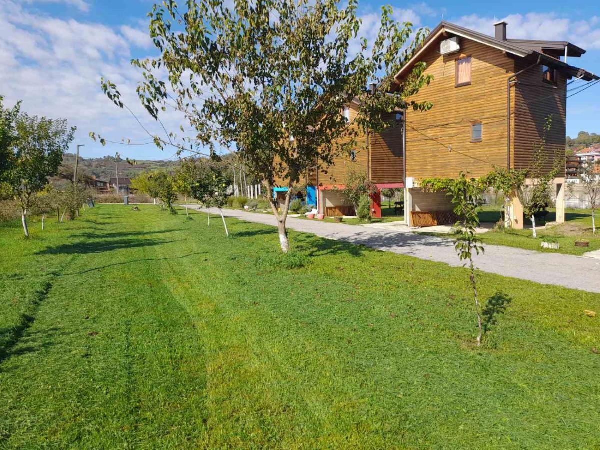 Holiday Homes Piralo Kostajnica Exteriér fotografie