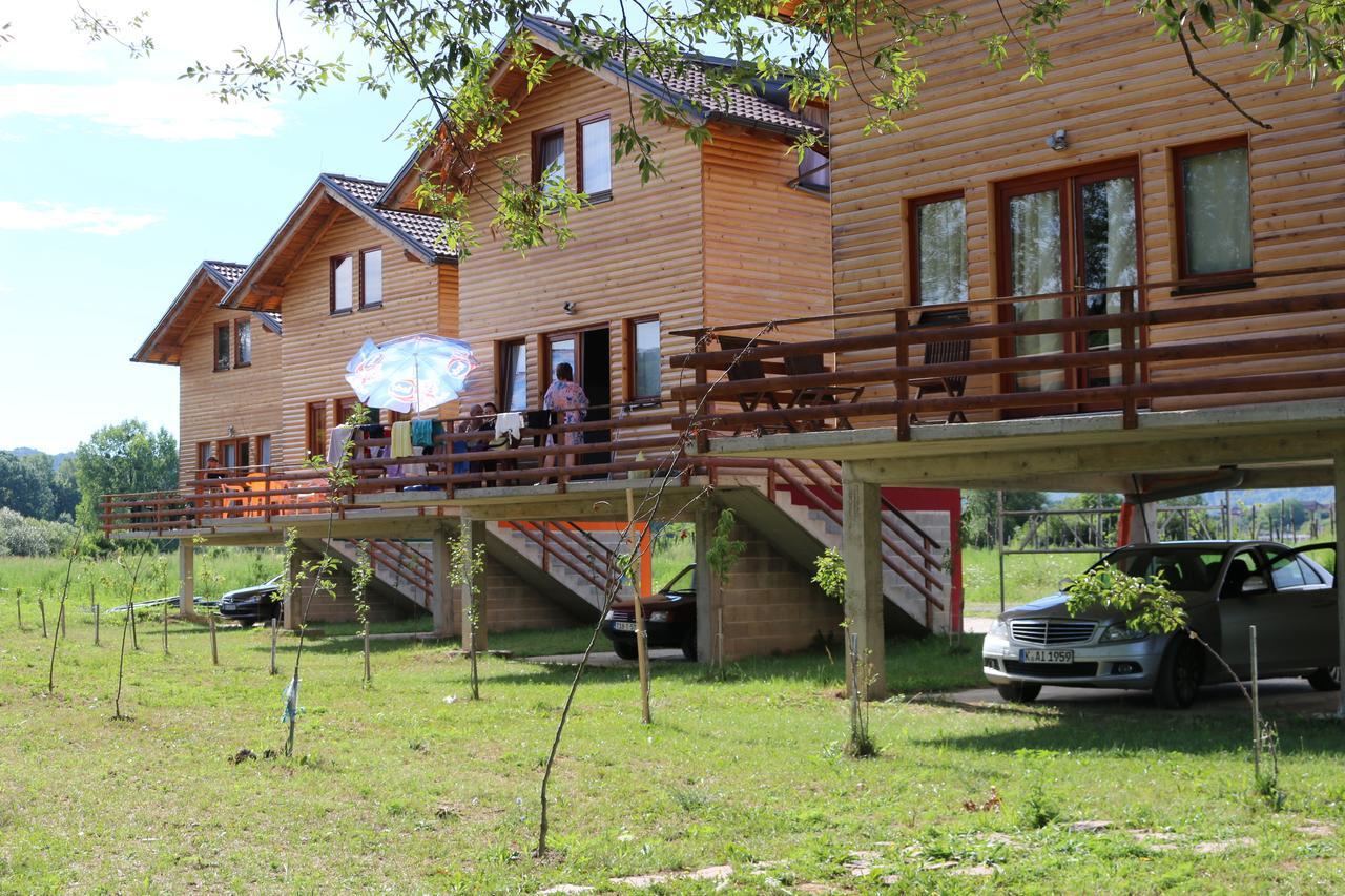 Holiday Homes Piralo Kostajnica Exteriér fotografie