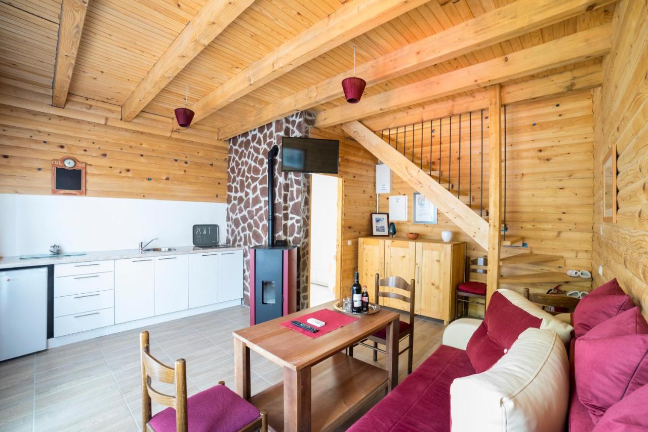 Holiday Homes Piralo Kostajnica Exteriér fotografie