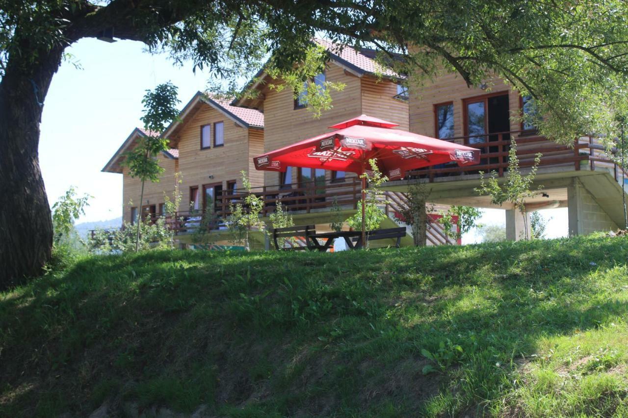 Holiday Homes Piralo Kostajnica Exteriér fotografie